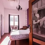 Sunset Destination Hostal