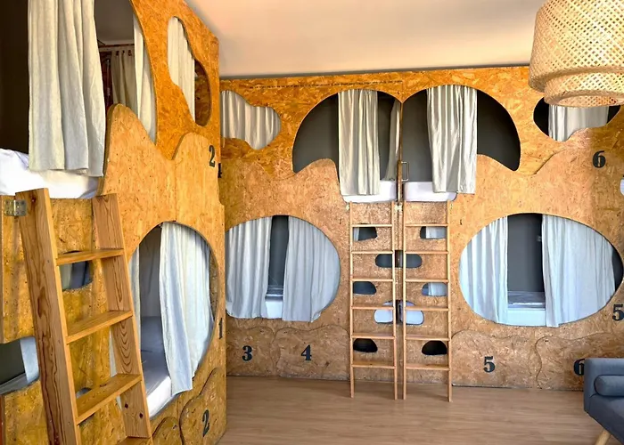 日落目的地旅馆