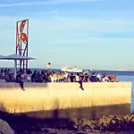 Sunset Destination ליסבון