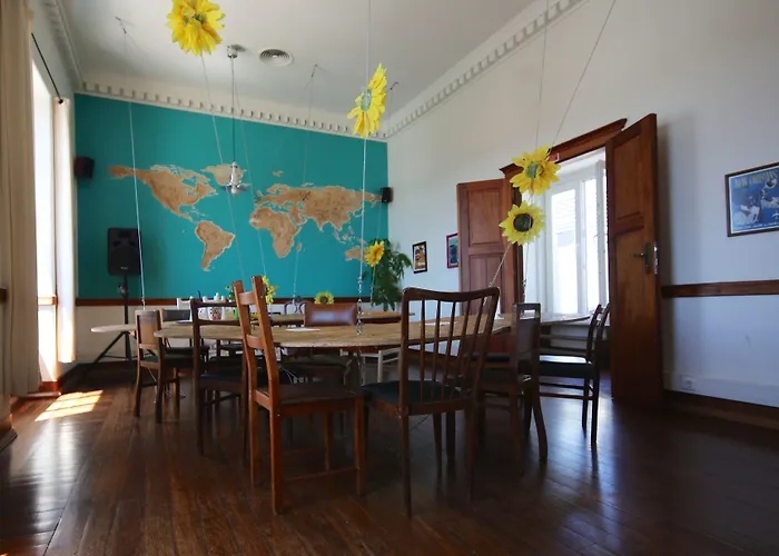 شباب صن سيت ديستينيشين بيت شباب